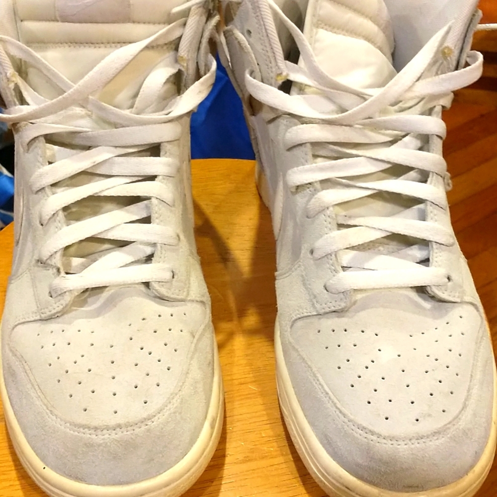 Unisex Sneakers!